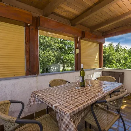 Apartment Vili Daire *