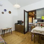 Apartment Vili *