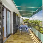 Apartment Vili * Pinezići