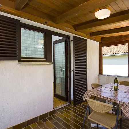 Apartment Vili * Pinezici (Krk)
