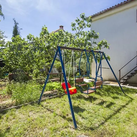 Apartment Vili *
