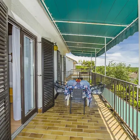 Apartment Vili * Pinezici (Krk)