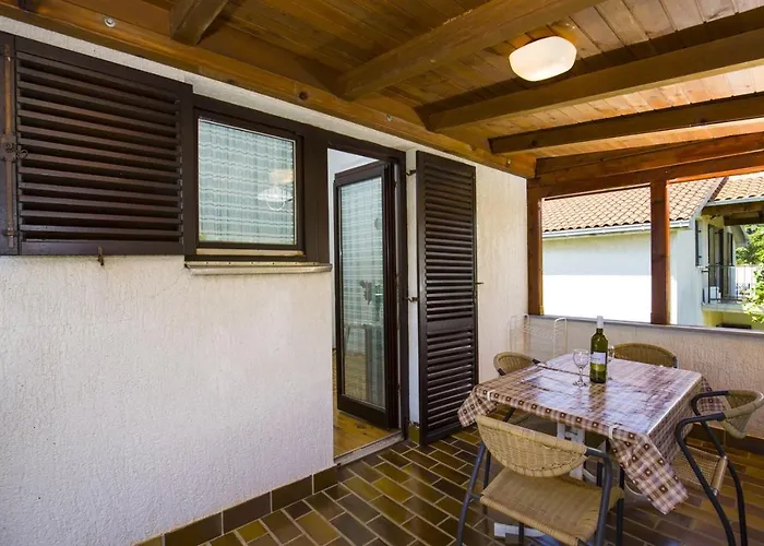 Apartment Vili * Pinezići