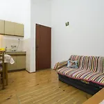 Apartment Vili شقة Pinezići