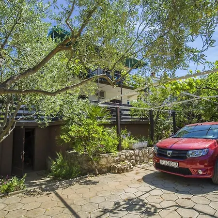 Apartment Vili * Pinezići